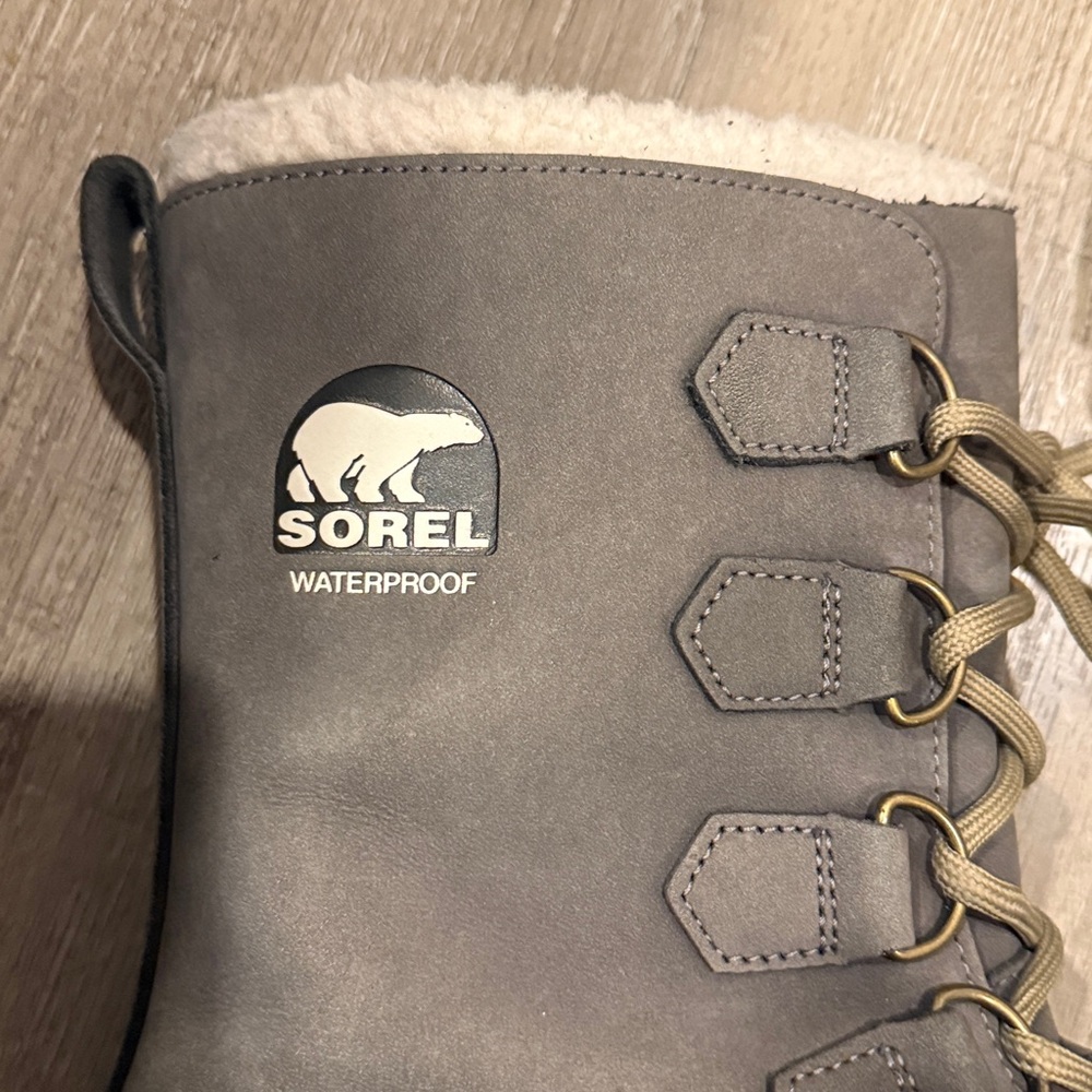 Women’s Sorel Snowboots excellent condition.